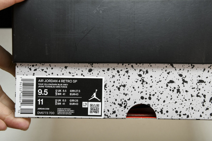 AIR JORDAN 4 RETRO SP  DV6773-700