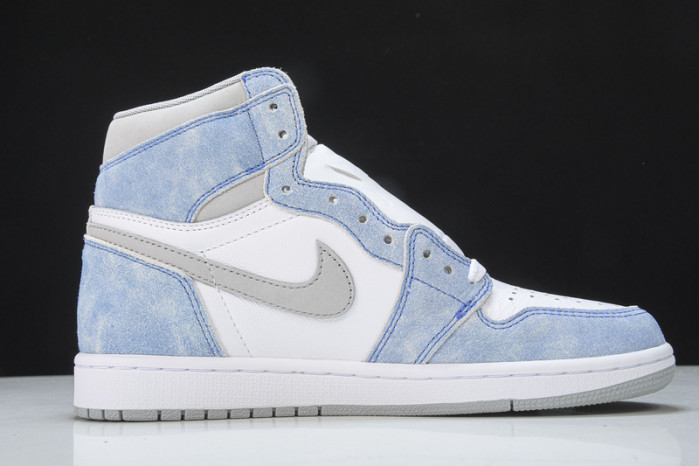 Air Jordan 1 Retro High OG Hyper Royal  555088-402