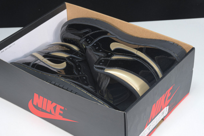 Air Jordan 1 Retro High Black Metallic Gold (2020) 555088-032