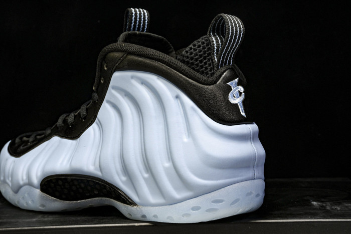 Nike Air Foamposite “Psychic Blue” HJ6014-400