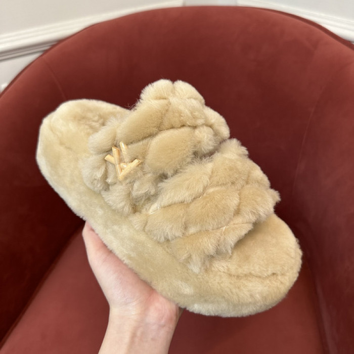 LV SLIPPERS