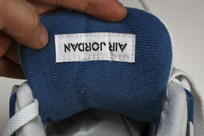 AIR JORDAN 4 RETRO "Military Blue" FV5029-141