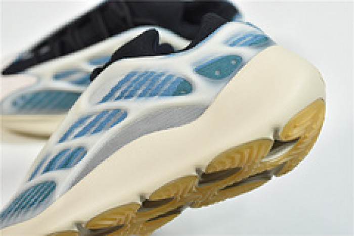 Adidas Yeezy 700 V3 GY0260