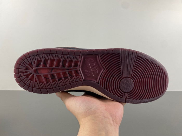 Riot Skateshop x Nike SB Dunk Low  FZ1289-200