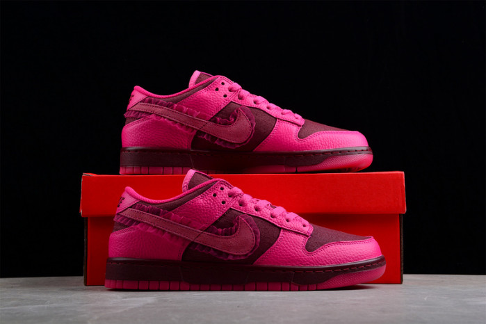 Nike DUNK LOW  Valentine