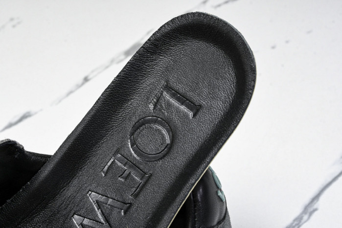 L*0ewe Ballet Runner  LW-FOR07