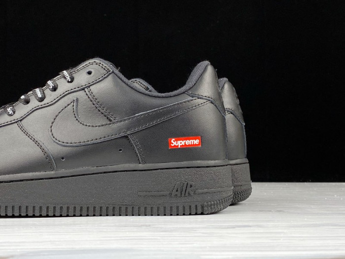 Supreme x Nike Air Force 1  CU9225-100-001