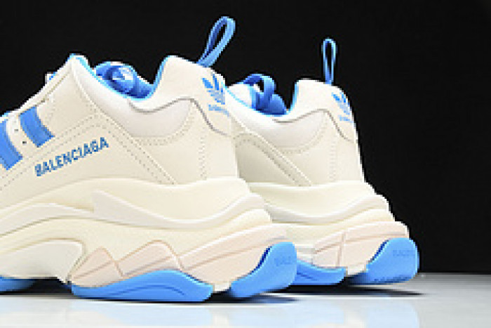 Adids x BLCG Triple W2RB1-0562