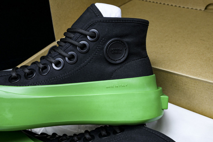 BOTTEGA VENETA  JUMBO SNEAKER