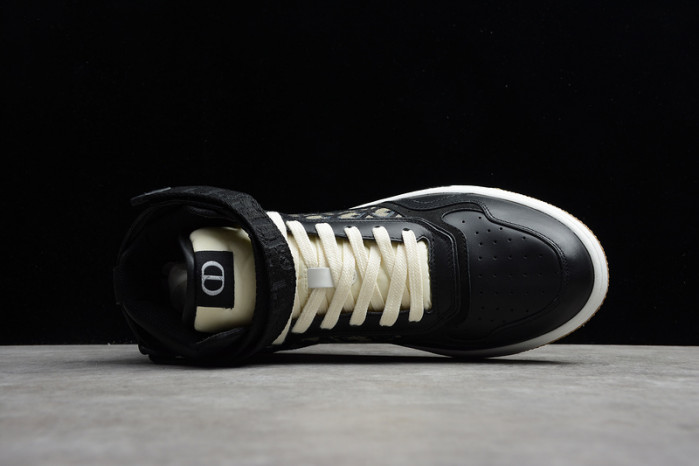 D10R B27 High Top Sneaker