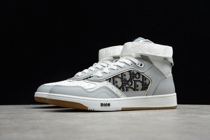 D10R B27 High Top Sneaker