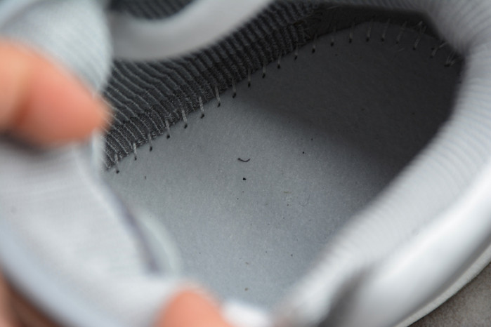 D10R B27 High Top Sneaker