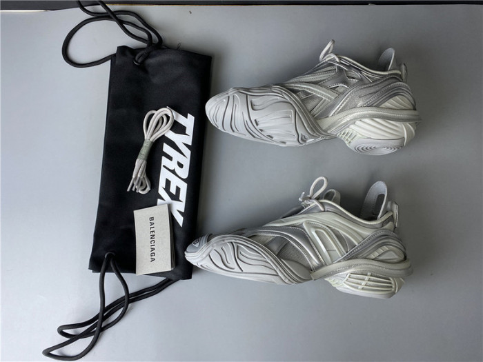 BLCG 5.0 TYREX 20SS RUNWAY SLIVER GREY 617517 W2WA1 8100