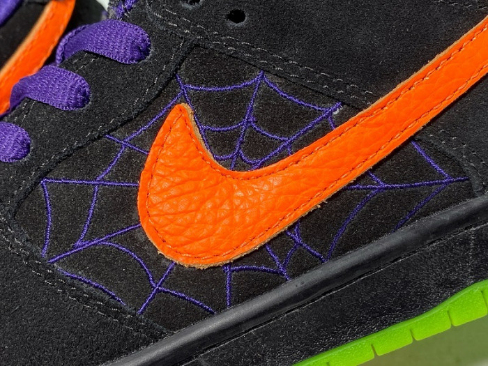 Nike SB Dunk Low Night of Mischief Halloween  BQ6817-006